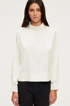 Blouse en satin écru à col montant - BERYLL | Pablo Online