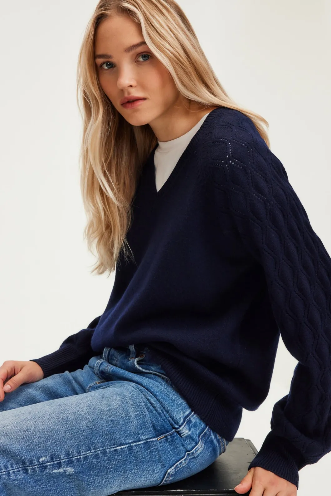 Pull en laine aux manches ajourées - JIOTI | Pablo Sale