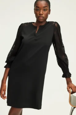 Robe courte aux manches en dentelle - STEPHANIE | Pablo Shop