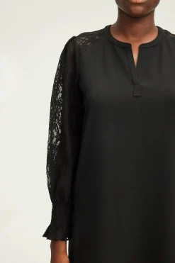 Robe courte aux manches en dentelle - STEPHANIE | Pablo Shop