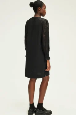 Robe courte aux manches en dentelle - STEPHANIE | Pablo Shop