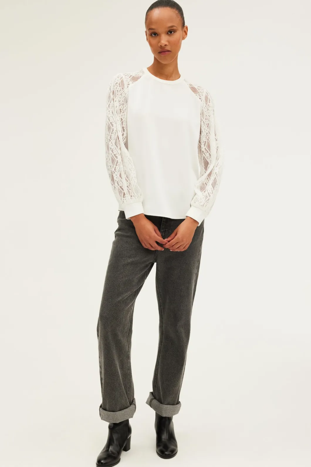 Top aux manches en dentelle - BRELLE | Pablo Clearance