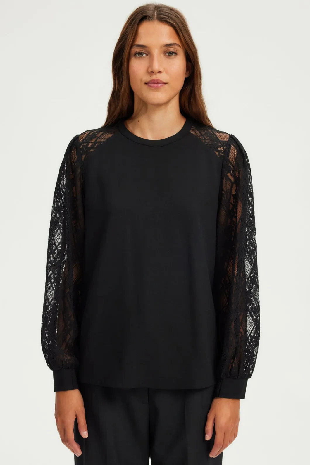 Top aux manches en dentelle - BRELLE | Pablo Discount